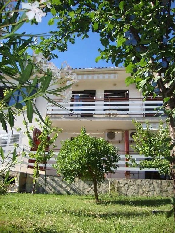 Apartment In Cres With Sea View, Balcony, Air Conditioning, Wi-Fi