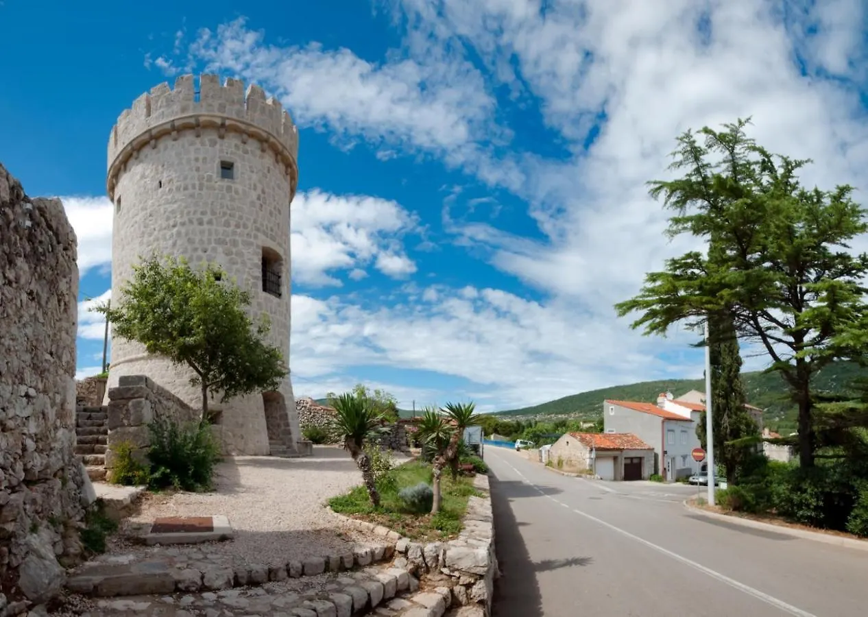 Apartment In Cres With Sea View, Balcony, Air Conditioning, Wi-Fi