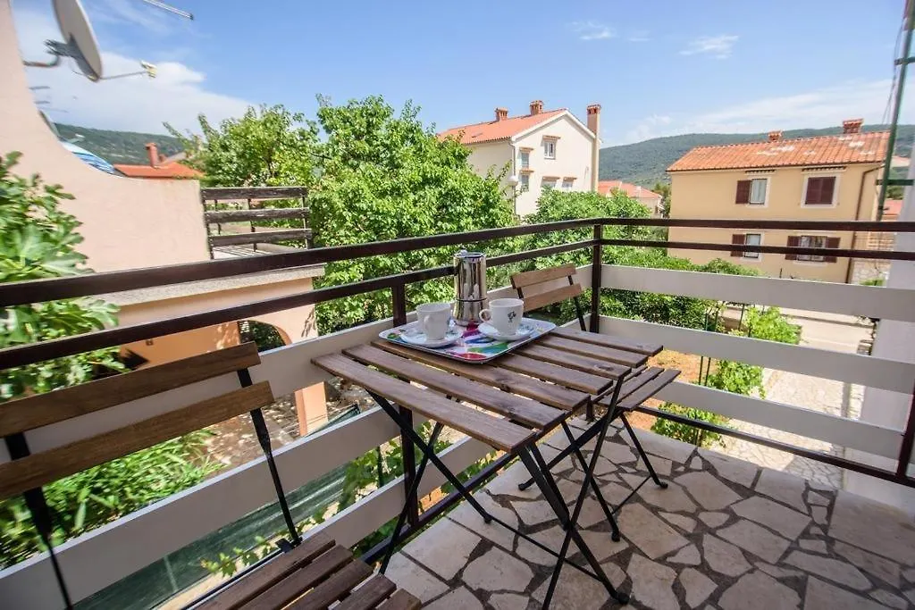 Apartment In Cres With Sea View, Balcony, Air Conditioning, Wi-Fi