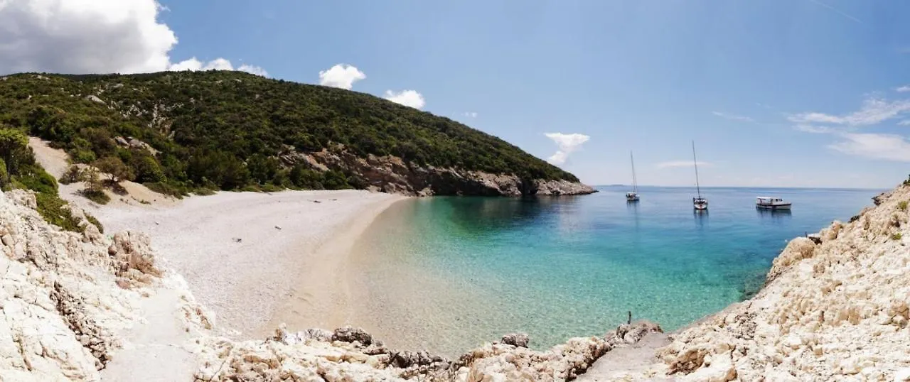 Apartment In Cres With Sea View, Balcony, Air Conditioning, Wi-Fi