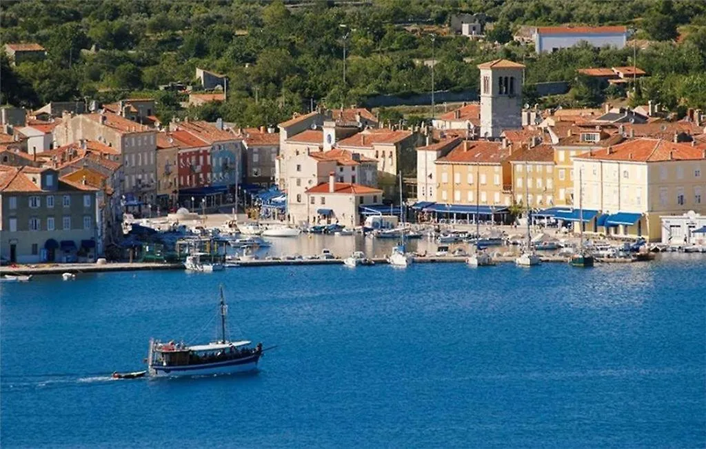 Apartment In Cres With Sea View, Balcony, Air Conditioning, Wi-Fi