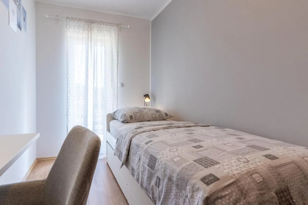 Apartment In Cres With Sea View, Balcony, Air Conditioning, Wi-Fi 0*,  Croaţia
