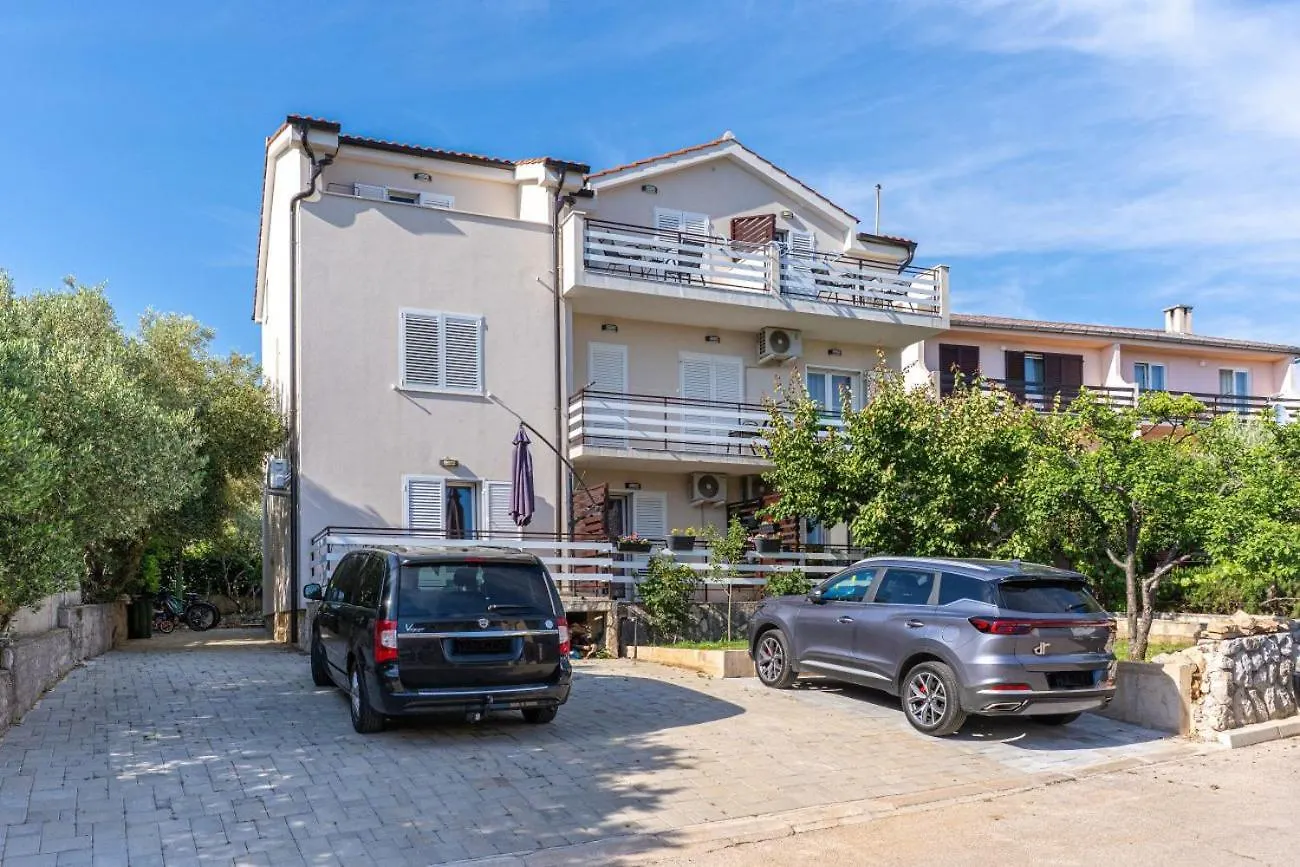 Apartment In Cres With Sea View, Balcony, Air Conditioning, Wi-Fi 0*,  Croaţia